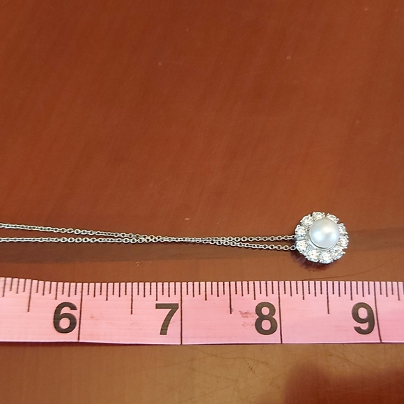 Sterling silver necklace with faux pearl pendant - Picture 10 of 11